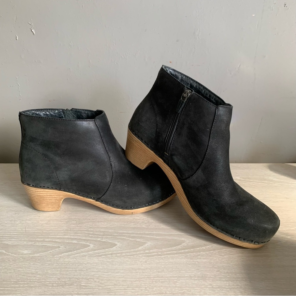 Dansko Maria black leather booties size 38